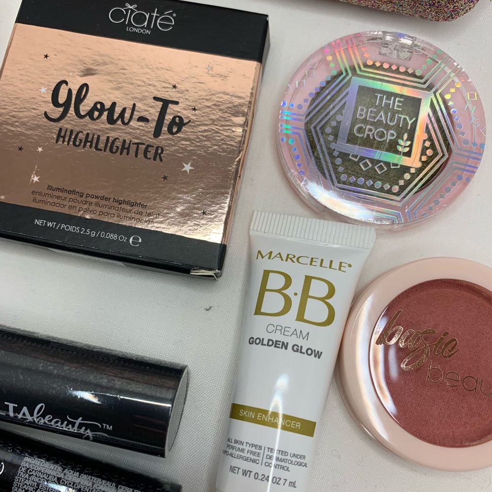🌟 Pink Glitter Makeup Bag with 7 freebies - Picture 4 of 6